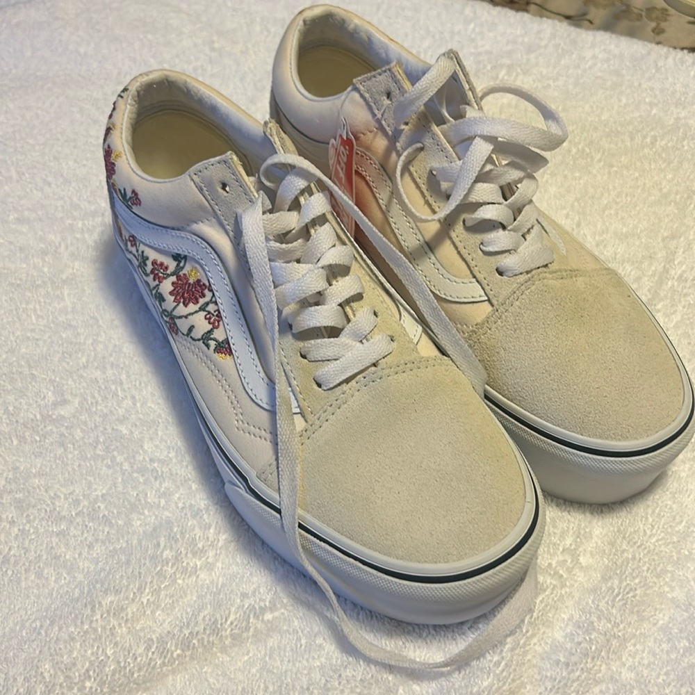 Vans women’s size 9.5 platform
